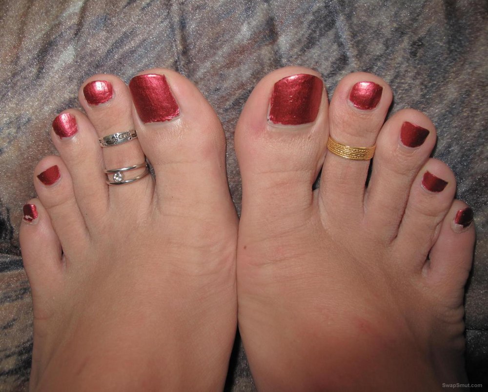 Pussy Painted Toes Feet - Chubby me showing off my big boobs nipples pussy and painted toe nails